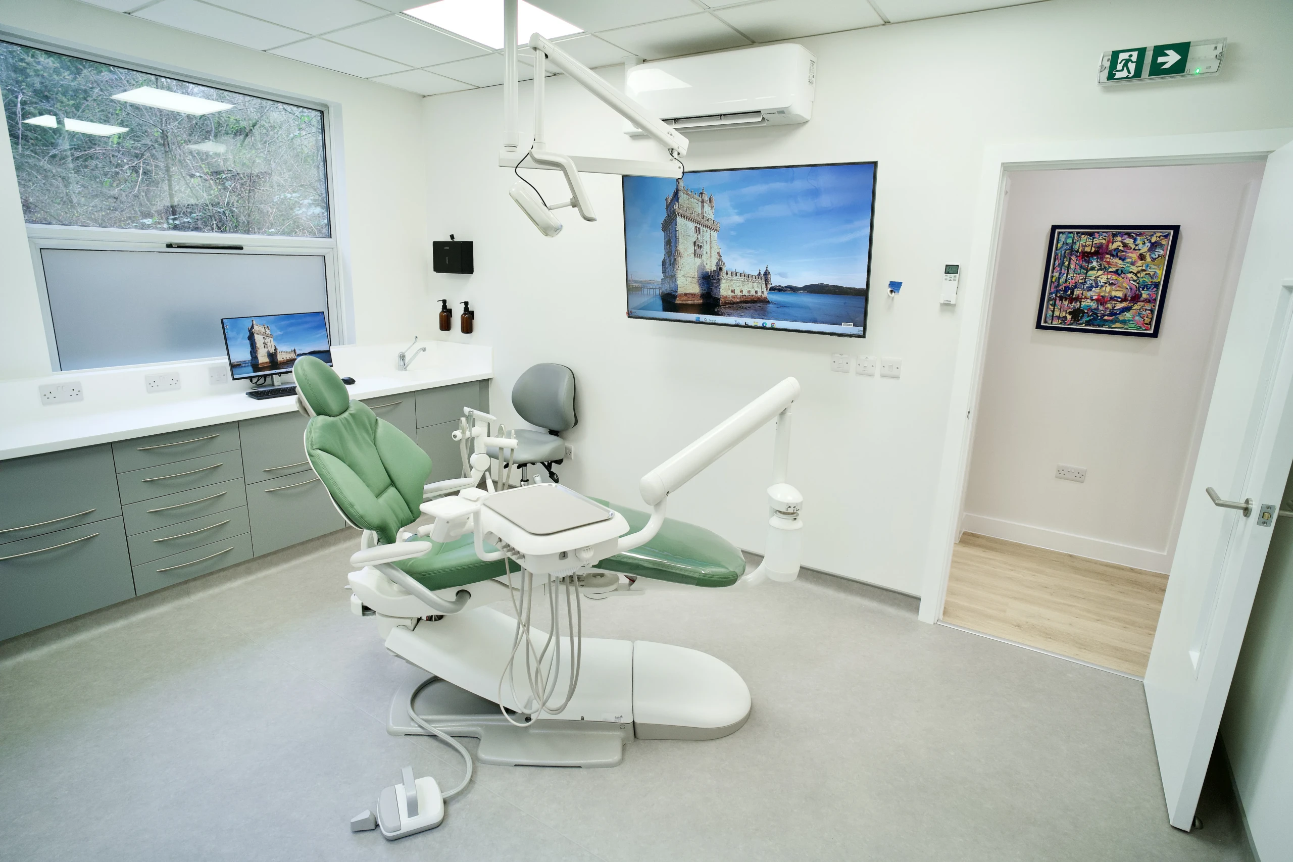 Dental chair